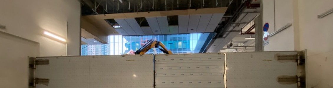 Swing door floodgate 